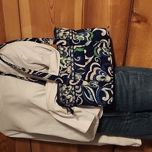 VERA BRADLEY BLUE FLORAL PURSE, 6 Interior Pockets, 11" x 7"